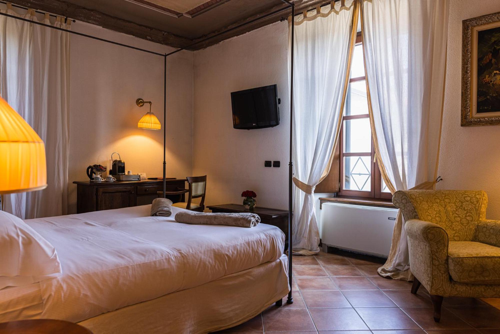 Al Castello Resort Sillavengo Zewnętrze zdjęcie