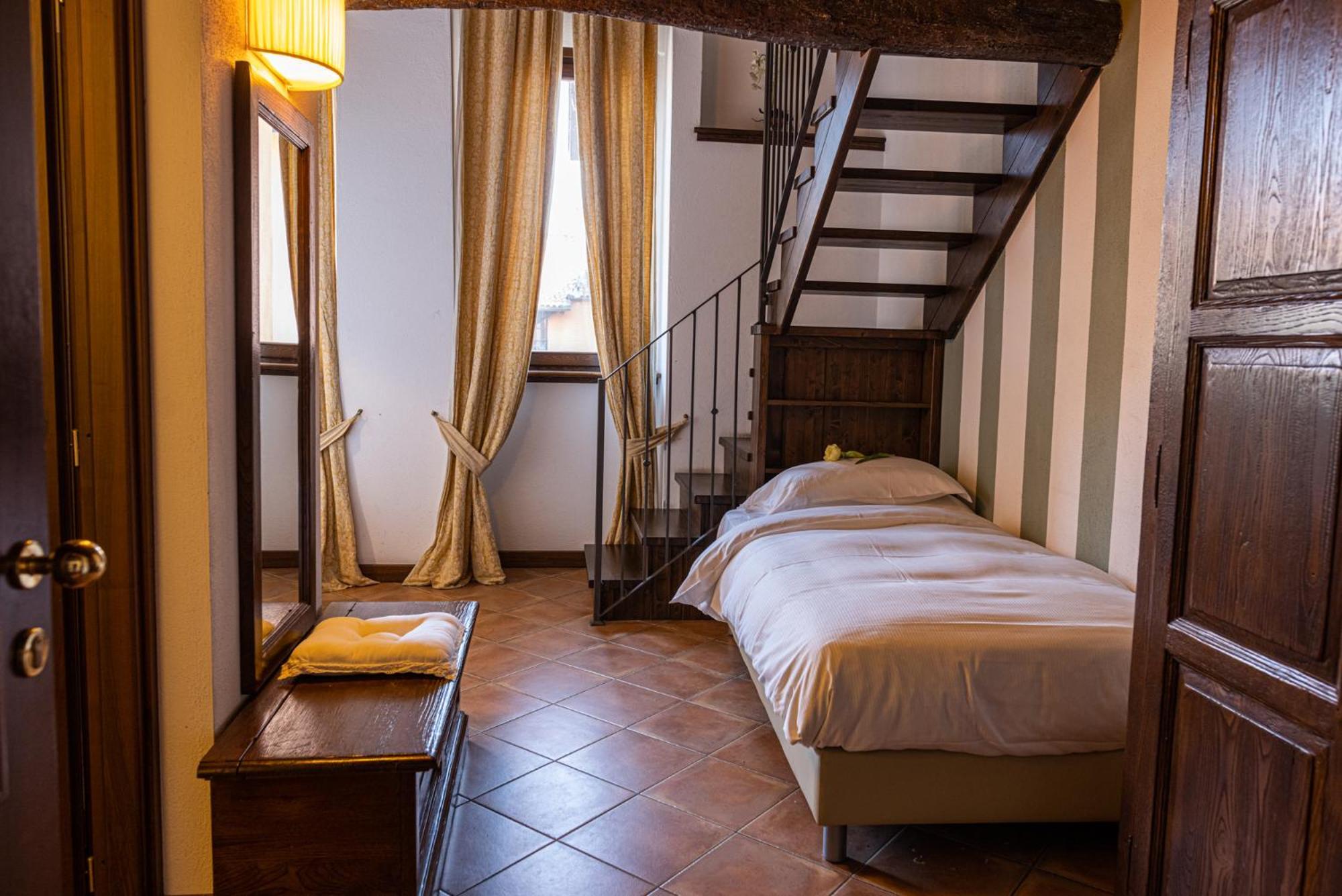 Al Castello Resort Sillavengo Zewnętrze zdjęcie