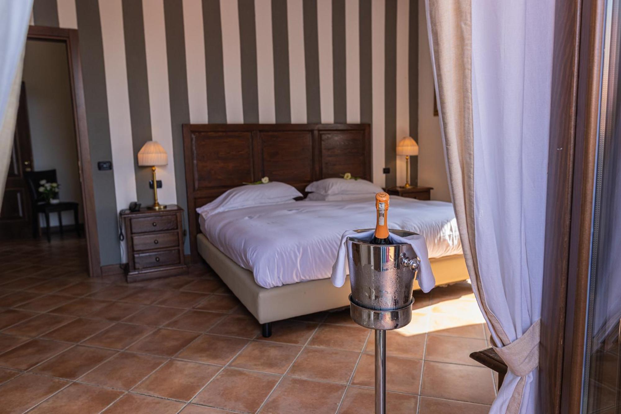Al Castello Resort Sillavengo Zewnętrze zdjęcie